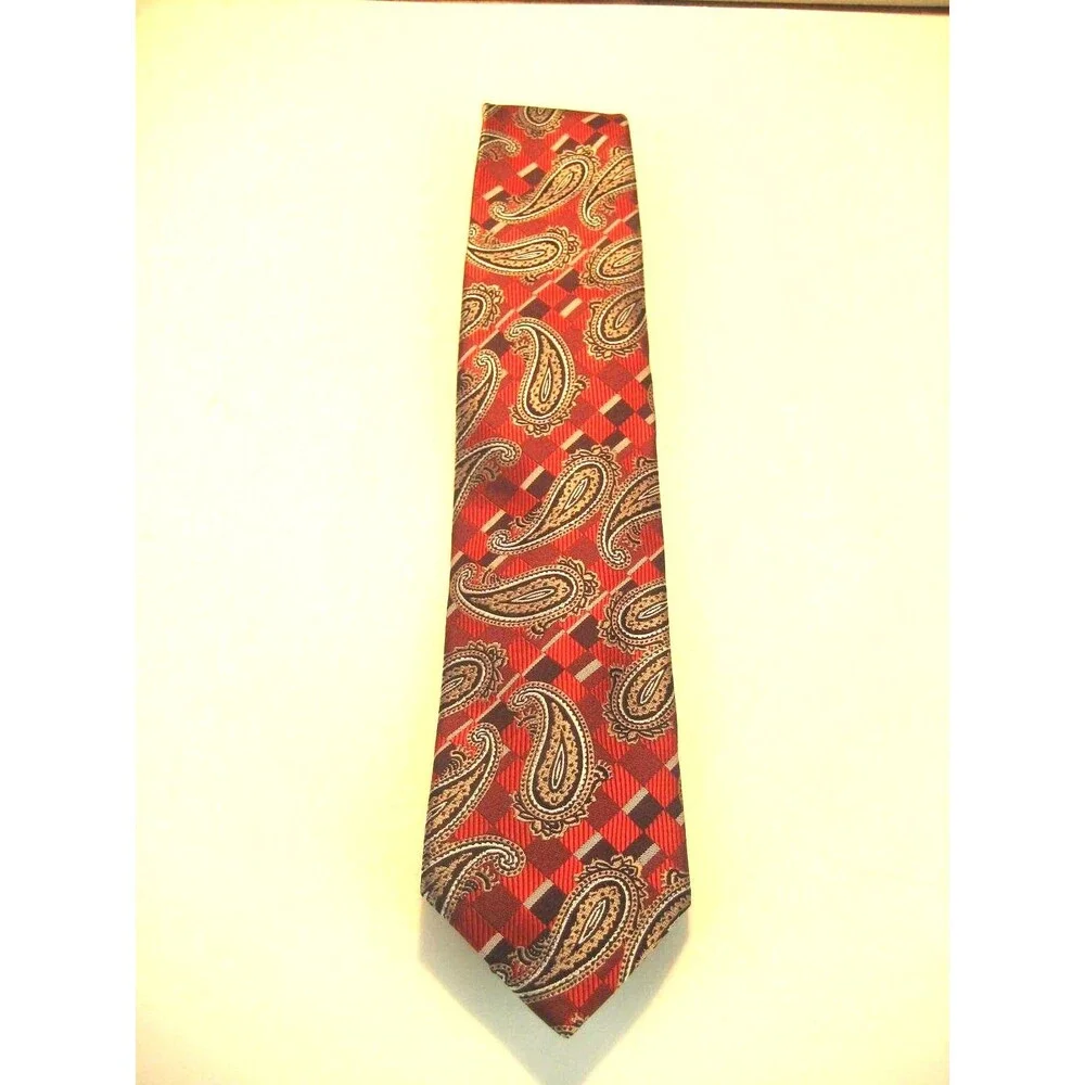 NWOT Pravata 100% Microfibre Red/Gold Abstract Design Necktie